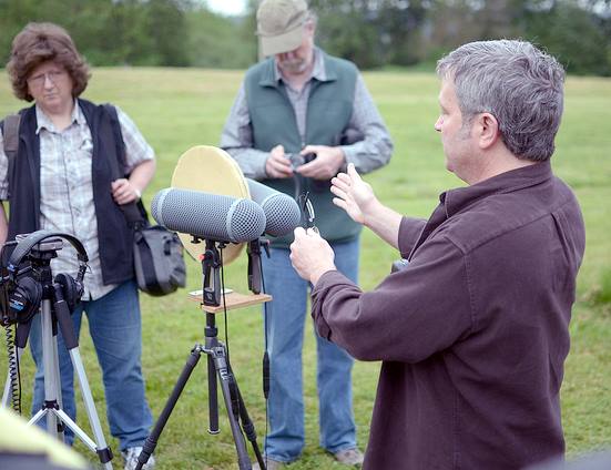 Mike Wall demonstrates his Jecklin Disc setup at the 2013 SEA Nature Sound Workshop