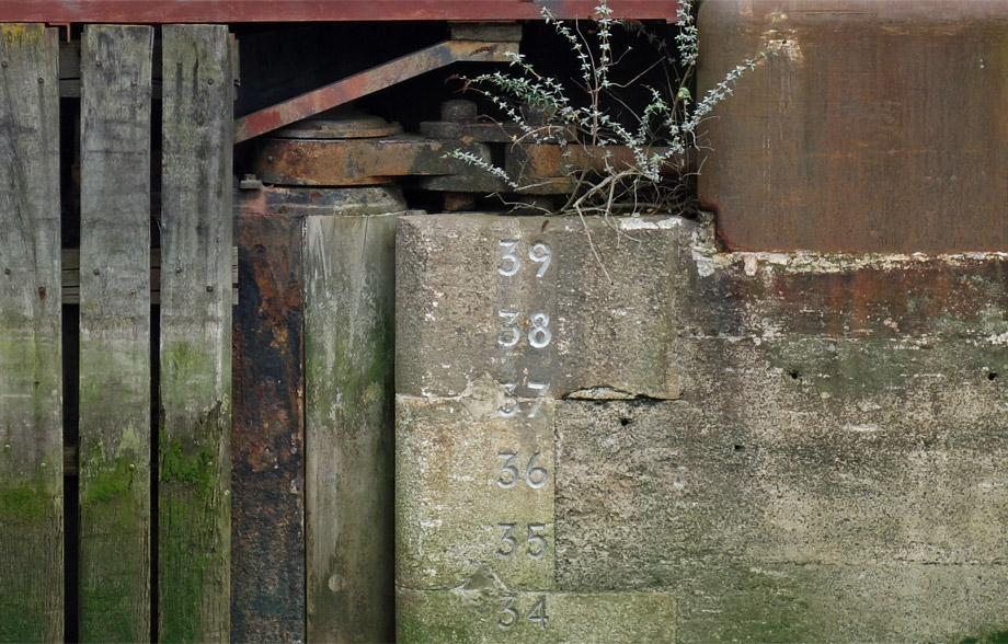 Detail of part of the gate mechanism at the Albert Basin.